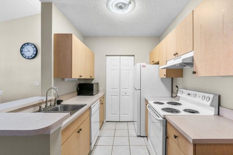 Condominio en venta en Royal Palm Beach, Florida, 2 dormitorios, 97.36 m2 № 1135138 - foto 18