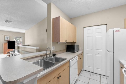 Condominio en venta en Royal Palm Beach, Florida, 2 dormitorios, 97.36 m2 № 1135138 - foto 16