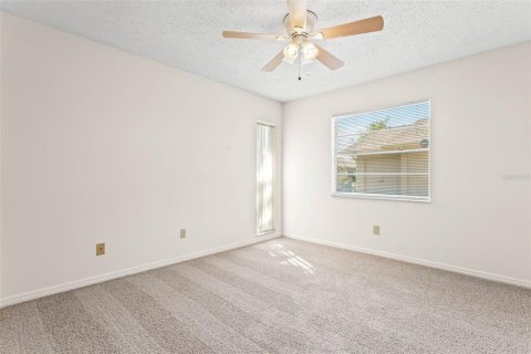 Condo in Sun City Center, Florida, 2 bedrooms  № 1377713 - photo 19