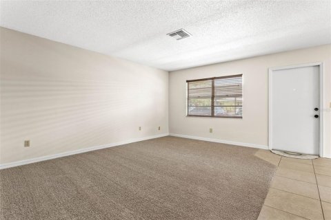 Condo in Sun City Center, Florida, 2 bedrooms  № 1377713 - photo 5