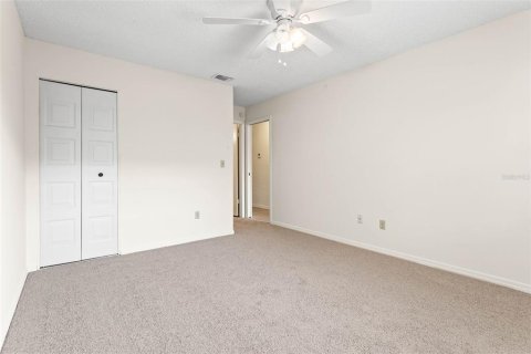 Condo in Sun City Center, Florida, 2 bedrooms  № 1377713 - photo 12