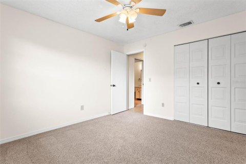 Condo in Sun City Center, Florida, 2 bedrooms  № 1377713 - photo 20