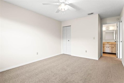 Condo in Sun City Center, Florida, 2 bedrooms  № 1377713 - photo 15