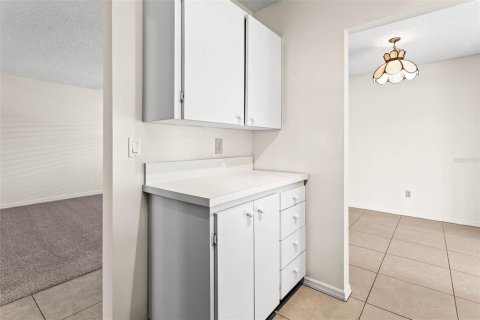 Condo in Sun City Center, Florida, 2 bedrooms  № 1377713 - photo 11