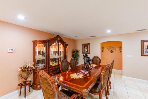 Casa en venta en Tampa, Florida, 4 dormitorios, 235.51 m2 № 1377708 - foto 15