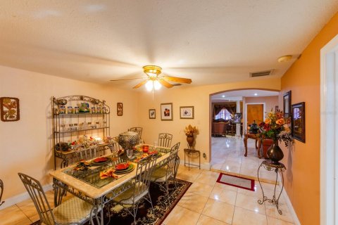 Casa en venta en Tampa, Florida, 4 dormitorios, 235.51 m2 № 1377708 - foto 23