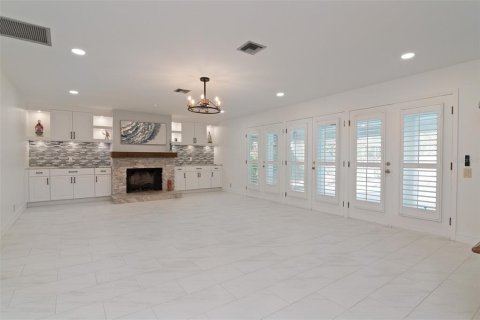 House in Tampa, Florida 4 bedrooms, 245.73 sq.m. № 1439465 - photo 19