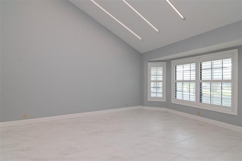 House in Tampa, Florida 4 bedrooms, 245.73 sq.m. № 1439465 - photo 7