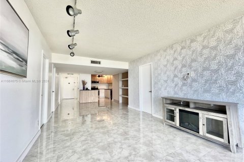 Copropriété à vendre à Aventura, Floride: 2 chambres, 107.49 m2 № 1382974 - photo 10