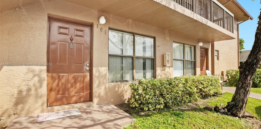 Condo in Sunrise, Florida, 2 bedrooms  № 1383008