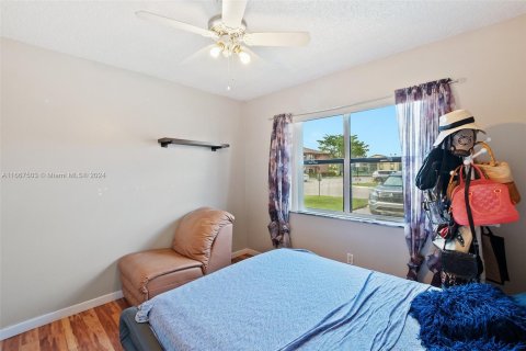 Condo in Sunrise, Florida, 2 bedrooms  № 1383008 - photo 21