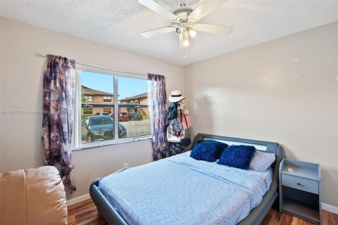 Condo in Sunrise, Florida, 2 bedrooms  № 1383008 - photo 22