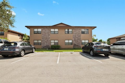 Condo in Sunrise, Florida, 2 bedrooms  № 1383008 - photo 3