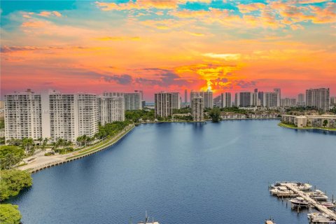 Condo in Aventura, Florida, 2 bedrooms  № 1383010 - photo 29