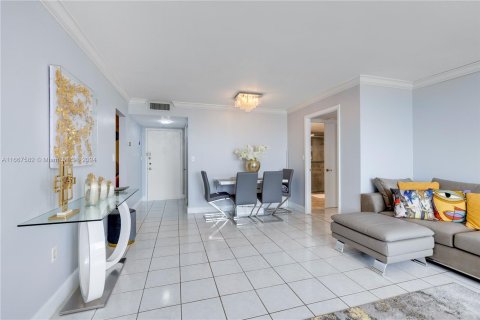 Condo in Aventura, Florida, 2 bedrooms  № 1383010 - photo 7