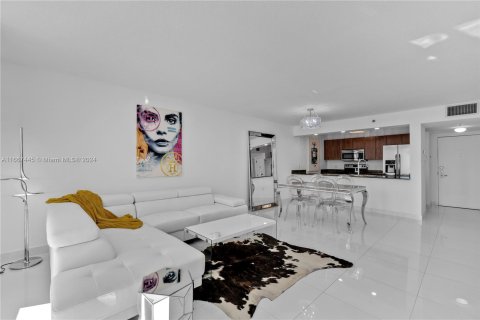 Condominio en venta en Miami, Florida, 1 dormitorio, 77.67 m2 № 1383007 - foto 13