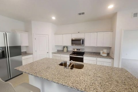 Townhouse in SUNBROOKE in Saint Cloud, Florida 4 bedrooms, 170 sq.m. № 102806 - photo 1