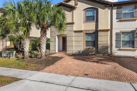 Townhouse in Kissimmee, Florida 5 bedrooms, 210.42 sq.m. № 1395823 - photo 1