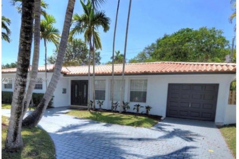 Villa ou maison à louer à Miami, Floride: 5 chambres, 276.85 m2 № 1364822 - photo 30