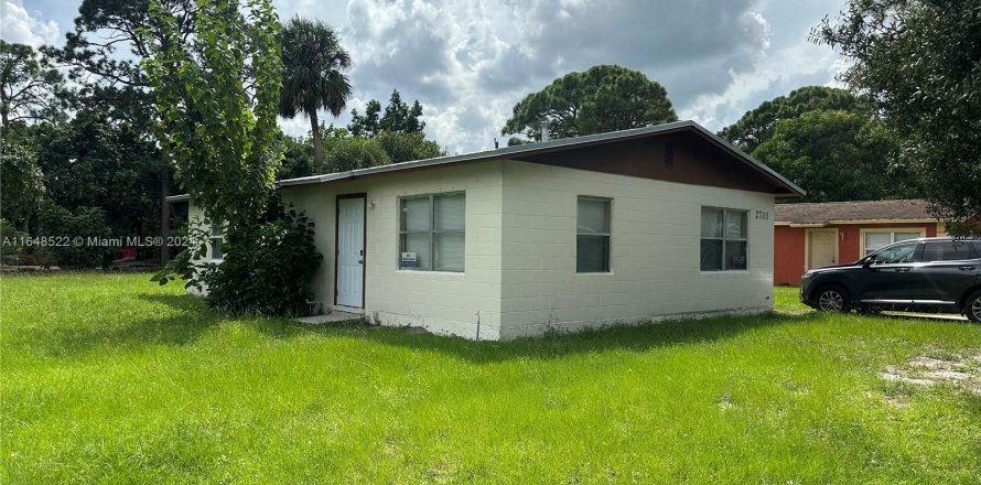 House in St. Lucie, Florida 4 bedrooms, 115.38 sq.m. № 1331132