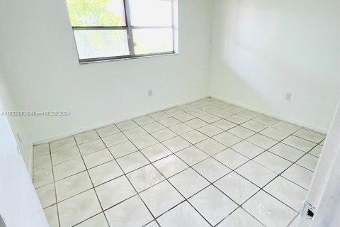 Copropriété à vendre à Sunrise, Floride: 2 chambres, 78.97 m2 № 1304833 - photo 4