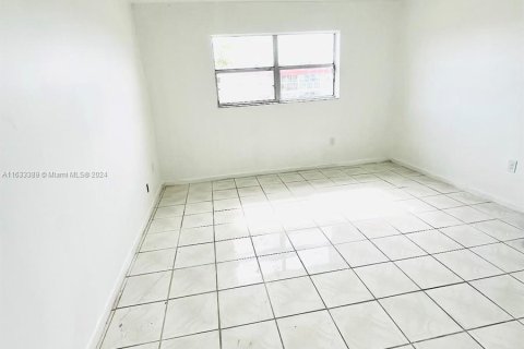 Condo in Sunrise, Florida, 2 bedrooms  № 1304833 - photo 3