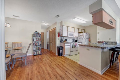 Condo in Kissimmee, Florida, 2 bedrooms  № 1366739 - photo 6