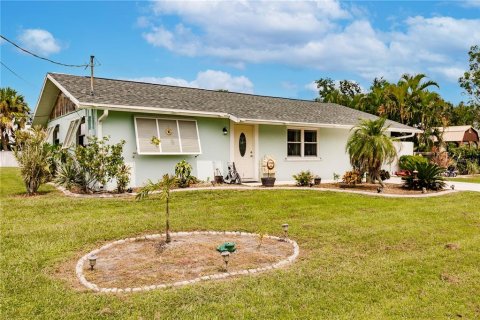 Villa ou maison à vendre à Punta Gorda, Floride: 3 chambres, 104.52 m2 № 730965 - photo 1