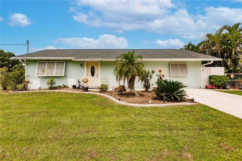 Villa ou maison à vendre à Punta Gorda, Floride: 3 chambres, 104.52 m2 № 730965 - photo 2