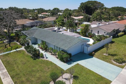 House in North Palm Beach, Florida 3 bedrooms, 146.14 sq.m. № 1121244 - photo 13
