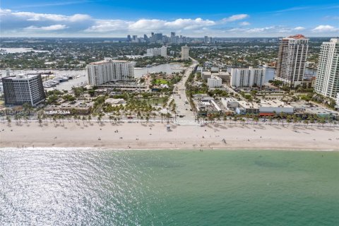 Condo in Fort Lauderdale, Florida, 2 bedrooms  № 1393592 - photo 17