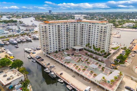 Condo in Fort Lauderdale, Florida, 2 bedrooms  № 1393592 - photo 16