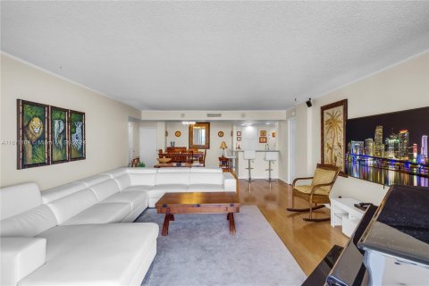 Condo in Fort Lauderdale, Florida, 2 bedrooms  № 1393592 - photo 24