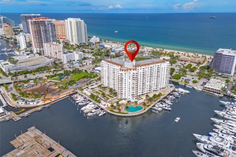 Condo in Fort Lauderdale, Florida, 2 bedrooms  № 1393592 - photo 7