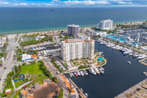 Condo in Fort Lauderdale, Florida, 2 bedrooms  № 1393592 - photo 6