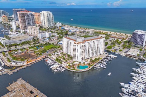 Condo in Fort Lauderdale, Florida, 2 bedrooms  № 1393592 - photo 8