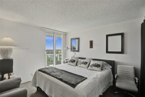 Condo in Sunny Isles Beach, Florida, 2 bedrooms  № 1310579 - photo 18