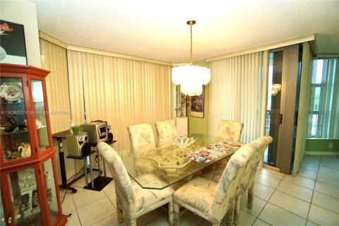 Copropriété à vendre à Aventura, Floride: 2 chambres, 126.44 m2 № 1310580 - photo 6