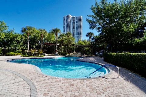 Condo in Aventura, Florida, 2 bedrooms  № 1310580 - photo 23