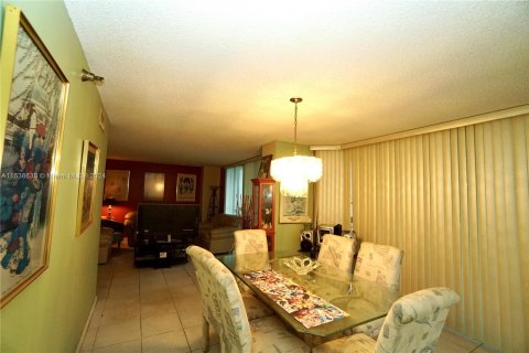 Copropriété à vendre à Aventura, Floride: 2 chambres, 126.44 m2 № 1310580 - photo 5