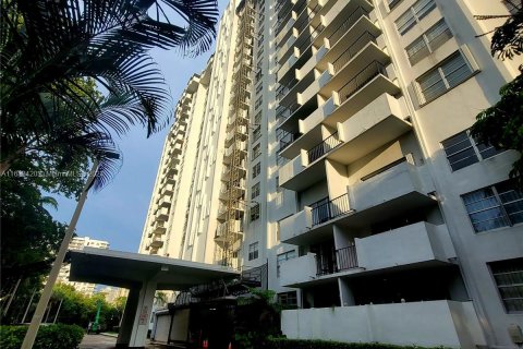 Condominio en venta en Aventura, Florida, 2 dormitorios, 98.29 m2 № 1310988 - foto 10