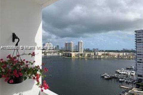 Copropriété à vendre à Aventura, Floride: 2 chambres, 98.29 m2 № 1310988 - photo 3