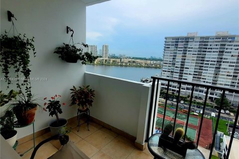 Condo in Aventura, Florida, 2 bedrooms  № 1310988 - photo 6