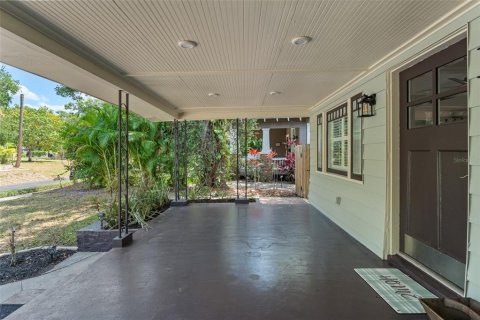 House in Tampa, Florida 5 bedrooms, 276.76 sq.m. № 1244705 - photo 2