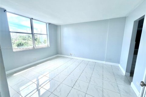 Copropriété à vendre à North Miami Beach, Floride: 1 chambre, 80.36 m2 № 1325198 - photo 9