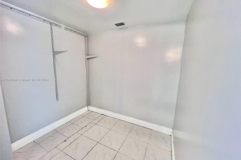 Copropriété à vendre à North Miami Beach, Floride: 1 chambre, 80.36 m2 № 1325198 - photo 15