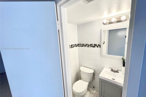 Copropriété à vendre à North Miami Beach, Floride: 1 chambre, 80.36 m2 № 1325198 - photo 18