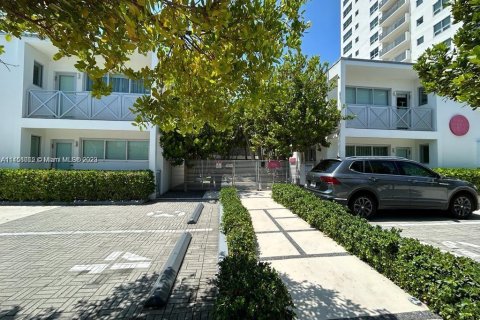 Condominio en venta en Miami Beach, Florida, 2 dormitorios, 75.81 m2 № 7169 - foto 23