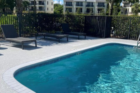 Adosado en venta en Vero Beach, Florida, 2 dormitorios, 146.6 m2 № 1093219 - foto 2