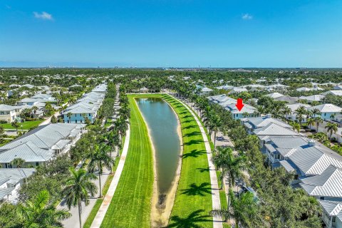 Townhouse in Jupiter, Florida 4 bedrooms, 214.6 sq.m. № 1172520 - photo 5